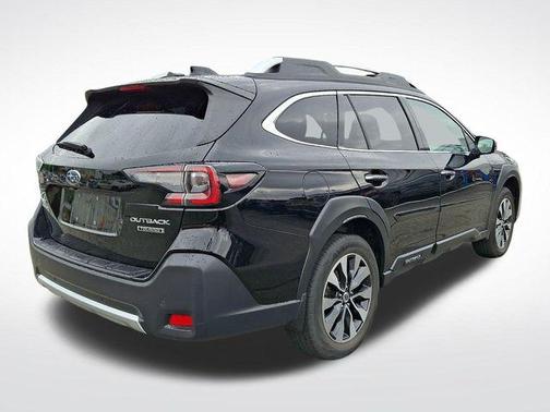Crystal Black Silica 2025 Subaru Outback Touring