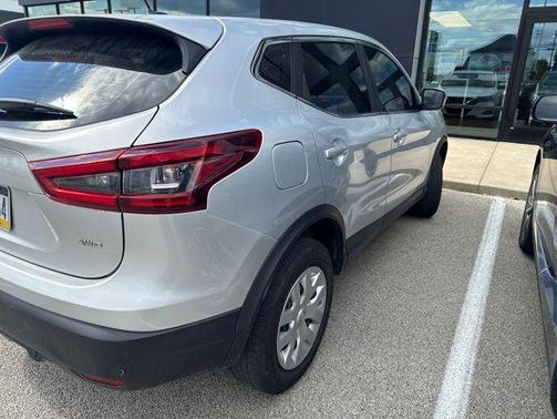 Brilliant Silver Metallic 2020 Nissan Rogue Sport S