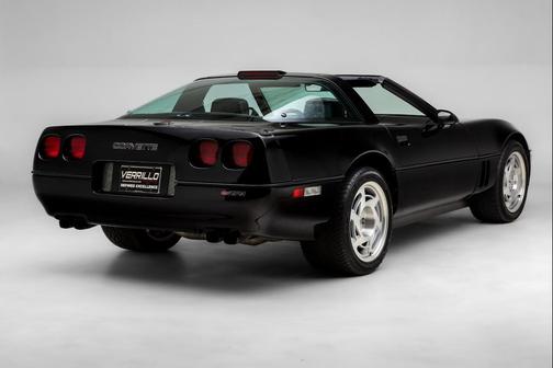 Black 1990 Chevrolet Corvette ZR-1