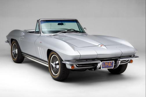 Silver Pearl 1965 Chevrolet Corvette Base