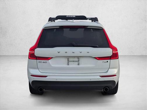 2021 Volvo XC60 T6 Momentum
