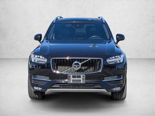 2018 Volvo XC90 T6 Momentum