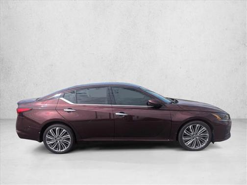 2025 Nissan Altima SL FWD