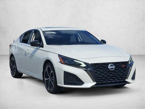 Pearl White Tricoat 2024 Nissan Altima SR FWD