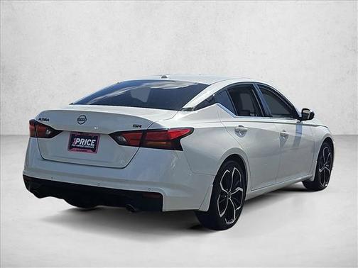 Pearl White Tricoat 2024 Nissan Altima SR FWD