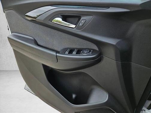 Summit White 2021 Chevrolet Trailblazer LS