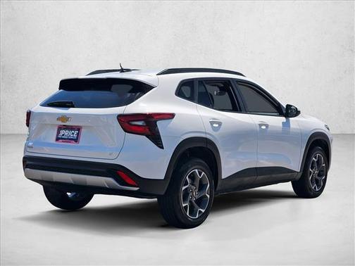 Summit White 2024 Chevrolet Trax LT