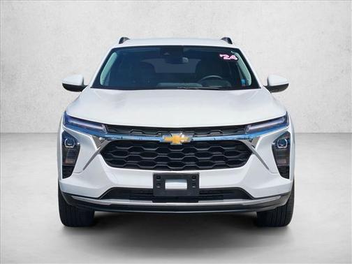 Summit White 2024 Chevrolet Trax LT