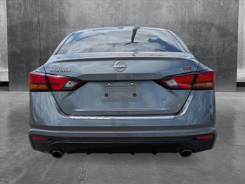 2023 Nissan Altima SR FWD