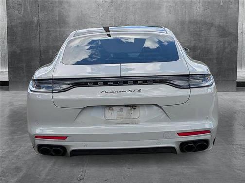 2022 Porsche Panamera GTS