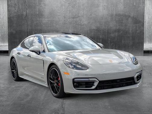 2022 Porsche Panamera GTS
