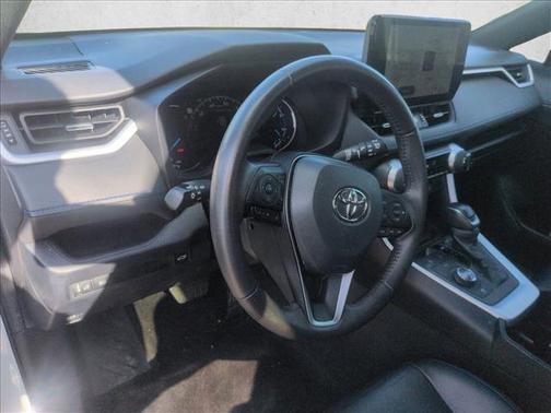 2023 Toyota RAV4 Hybrid SE