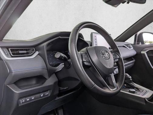 2020 Toyota RAV4 Hybrid SE