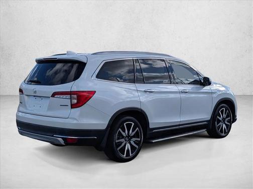 2022 Honda Pilot Touring 8-Passenger