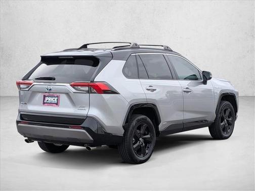 2020 Toyota RAV4 Hybrid XLE