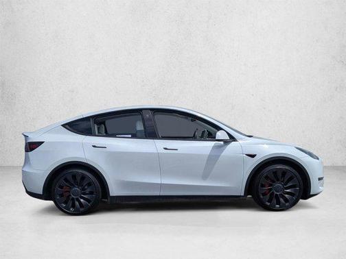 Pearl White Multi-Coat 2022 Tesla Model Y Performance Dual Motor All-Wheel Drive