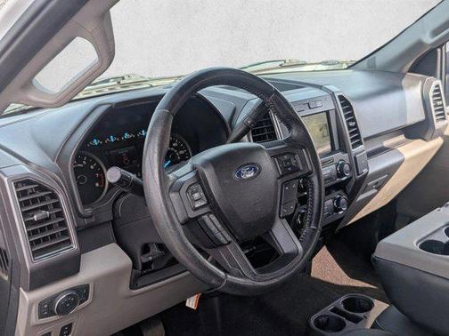 Oxford White 2019 Ford F-150 XLT
