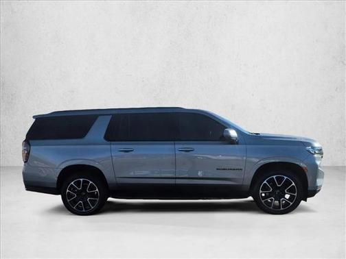 2023 Chevrolet Suburban RST