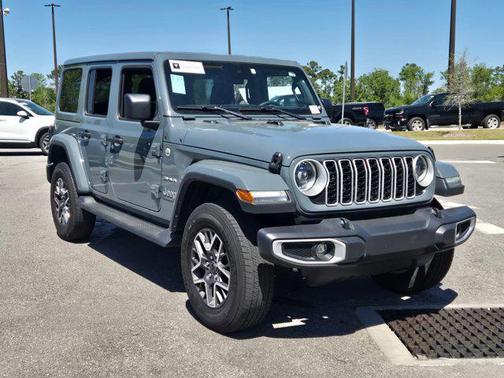 2024 Jeep Wrangler 4-Door Sahara 4x4