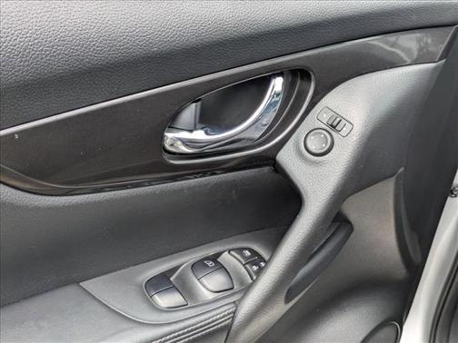 Brilliant Silver 2018 Nissan Rogue SV