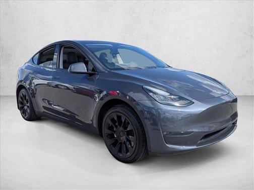 Silver/Gray 2021 Tesla Model Y Standard Range Rear-Wheel Drive