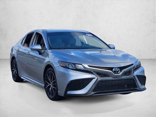 Celestial Silver Metallic 2022 Toyota Camry SE