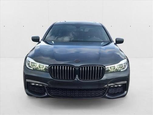 2018 BMW 740 740i