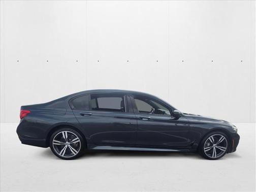 2018 BMW 740 740i