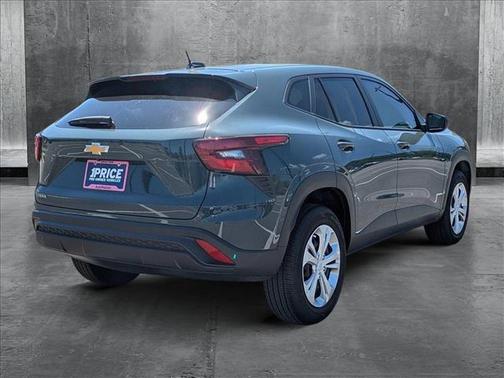 2025 Chevrolet Trax LS