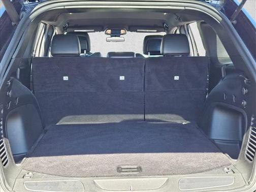 Diamond Black Crystal Pearlcoat 2021 Jeep Grand Cherokee Laredo