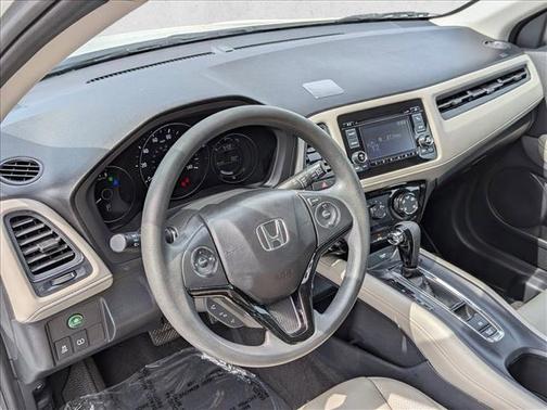Platinum White Pearl 2022 Honda HR-V LX