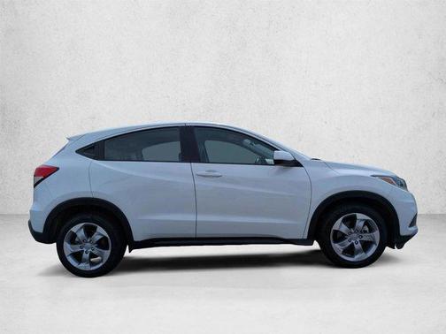 Platinum White Pearl 2022 Honda HR-V LX