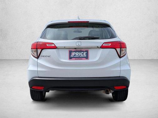 Platinum White Pearl 2022 Honda HR-V LX