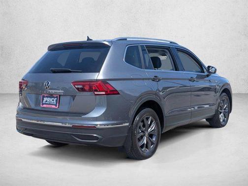 Pyrite Silver Metallic 2023 Volkswagen Tiguan 2.0T SE