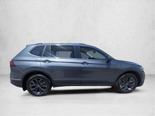 Pyrite Silver Metallic 2023 Volkswagen Tiguan 2.0T SE