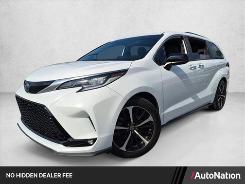 White 2022 Toyota Sienna XSE 7 Passenger