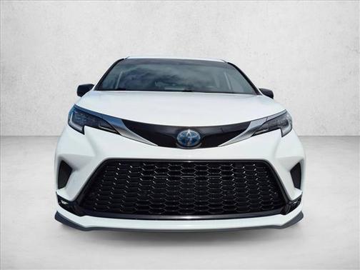 White 2022 Toyota Sienna XSE 7 Passenger