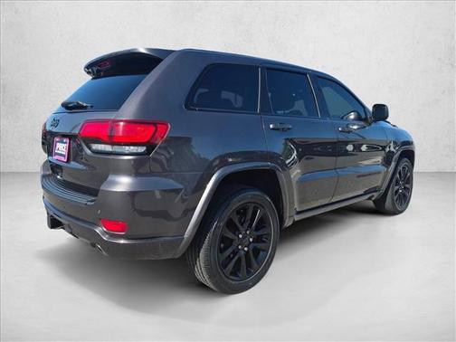 Granite Crystal Metallic Clearcoat 2021 Jeep Grand Cherokee Laredo