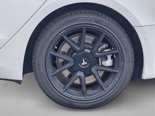 Pearl White Multi-Coat 2022 Tesla Model 3 Long Range