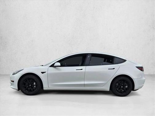 Pearl White Multi-Coat 2022 Tesla Model 3 Long Range
