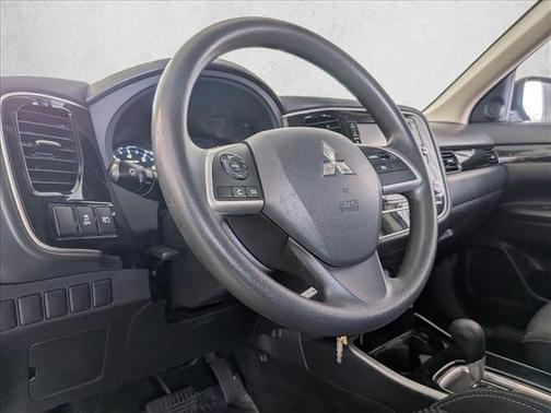 2020 Mitsubishi Outlander ES