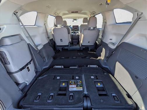 2023 Toyota Sienna LE