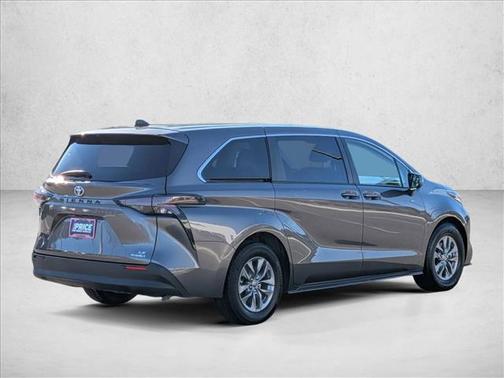 2023 Toyota Sienna LE
