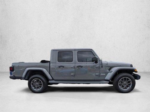 Sting-Gray Clearcoat 2021 Jeep Gladiator Overland