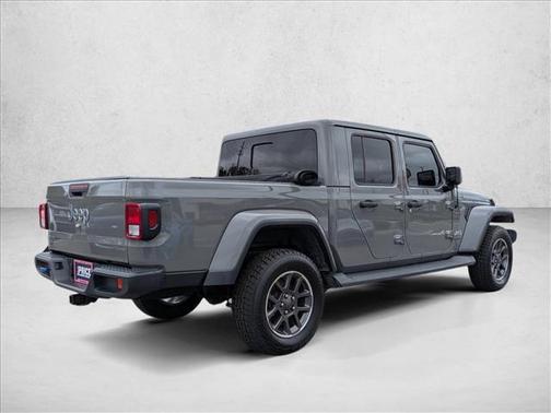 Sting-Gray Clearcoat 2021 Jeep Gladiator Overland