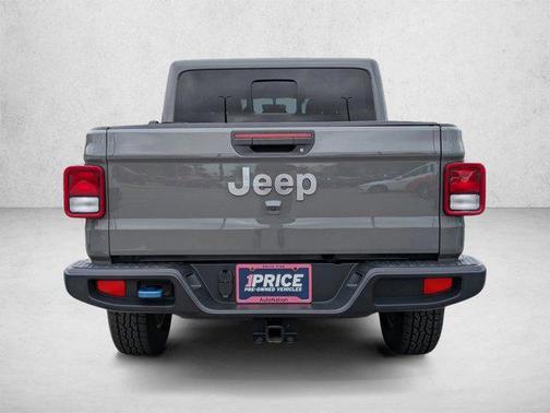 Sting-Gray Clearcoat 2021 Jeep Gladiator Overland
