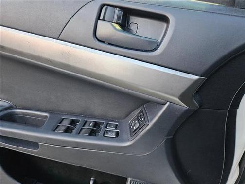 Wicked White Metallic 2015 Mitsubishi Lancer ES