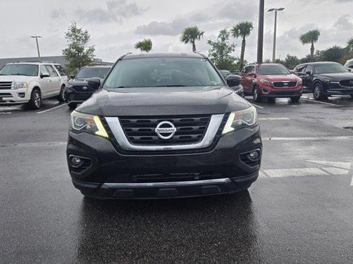 2017 Nissan Pathfinder Platinum