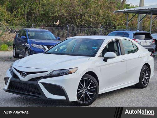 2022 Toyota Camry SE