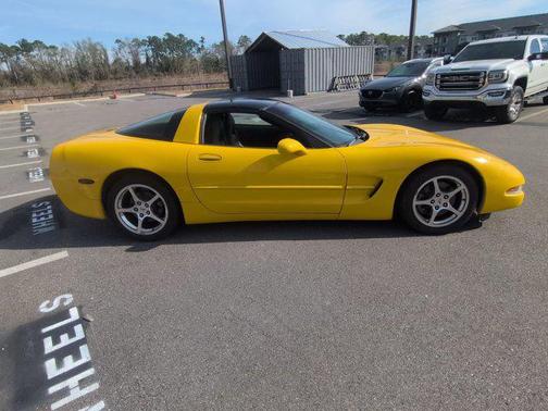 2004 Chevrolet Corvette Base